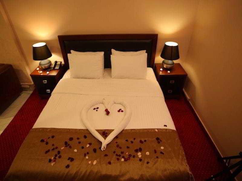 Queens Land Hotel Jounieh Εξωτερικό φωτογραφία