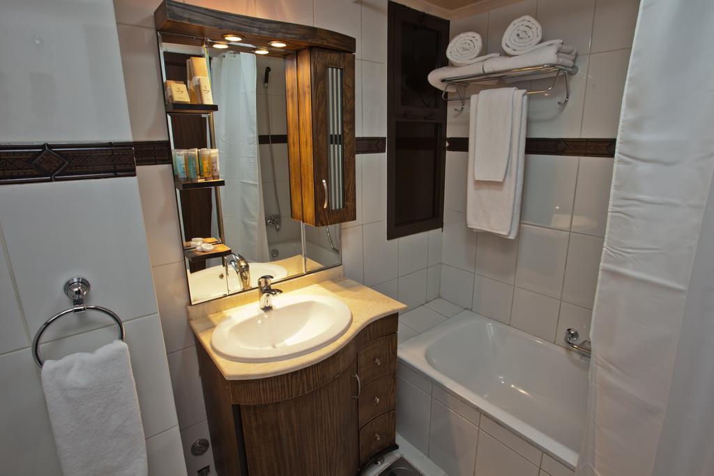 Queens Land Hotel Jounieh Εξωτερικό φωτογραφία